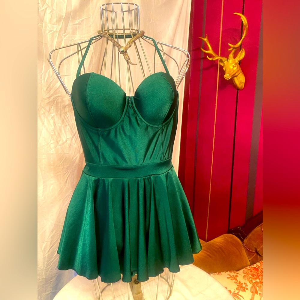 Bettie Page Emerald Green Vintage-Style One-Piece Swimdress - Picture 1 of 7
